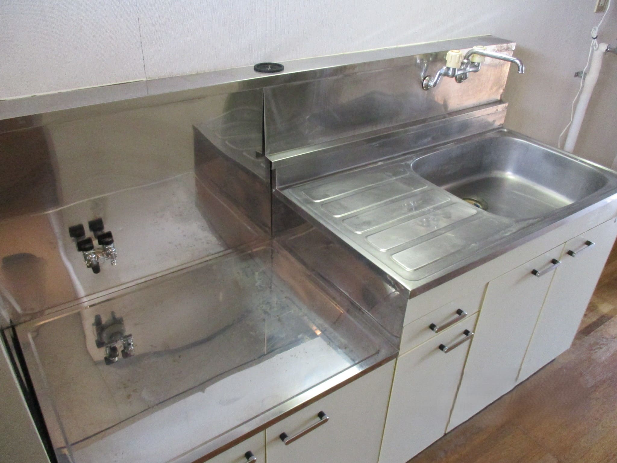 岡谷市、不用品が片付いた部屋の様子